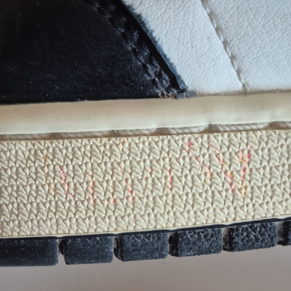 Pre-owned NIKE AirJordans Womens Athletic Tennis Shoes - Picture 5 of 15